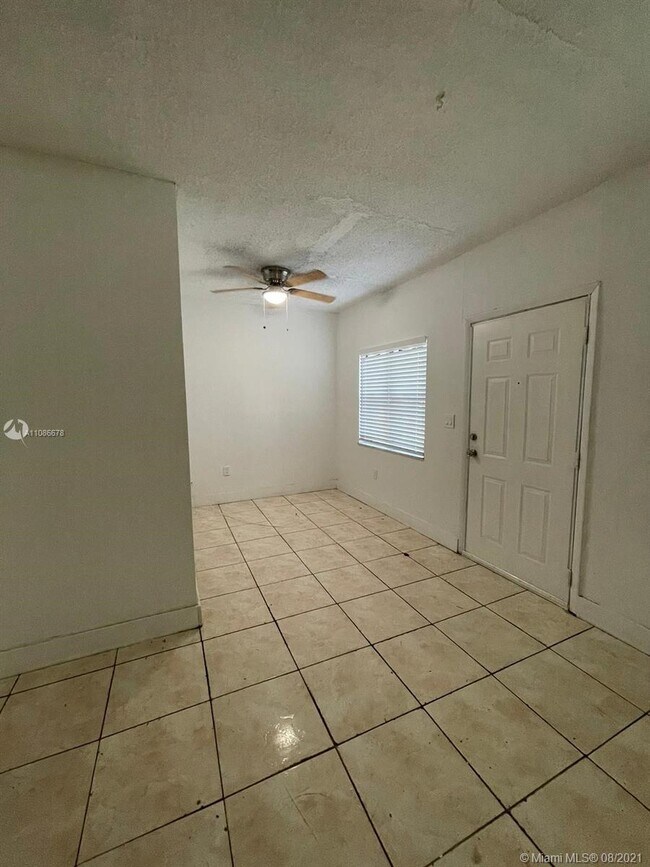 Foto del edificio - 6907 NW 2nd Ave
