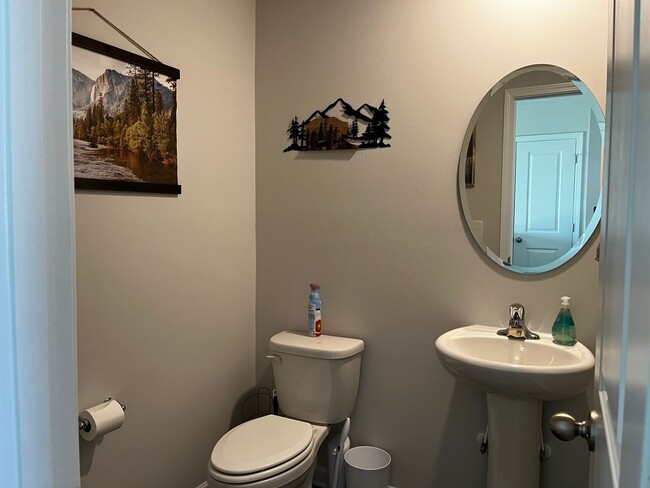 Foto del edificio - Beautiful 2 story home in the new Lake Tyl...