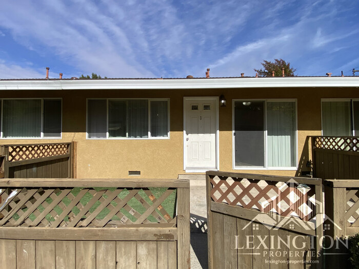 Primary Photo - Fantastic, 2bd/1ba, Condo Home in The Vill...