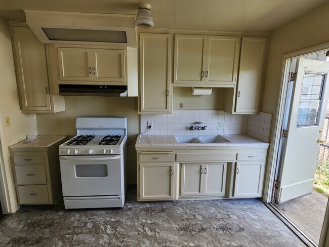 Building Photo - 5710 Traffic Way