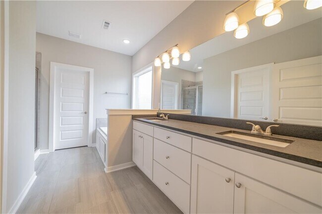 Building Photo - 481 N Yona Ln