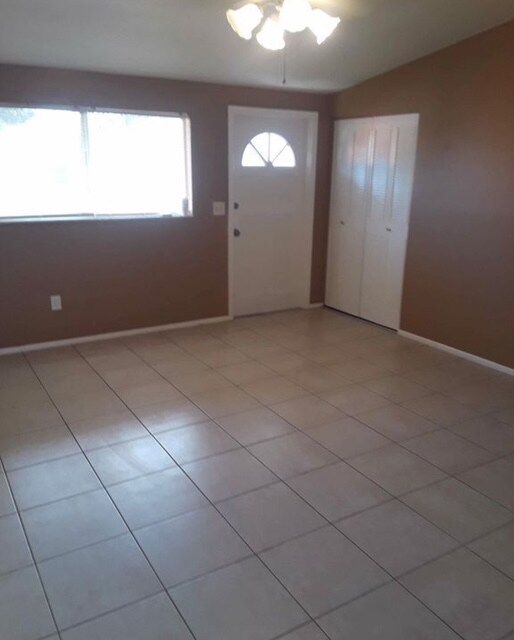 Foto del edificio - 8005 Cristobal Ave