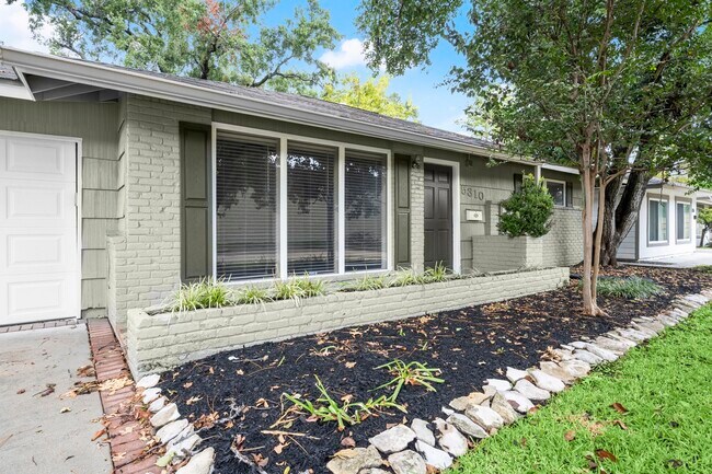 Foto del edificio - 5310 Windswept Ln