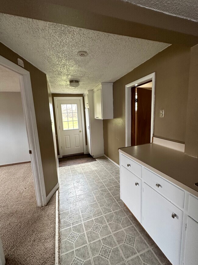 2681 Sanitarium Rd Unit Apt 3, Clifton Springs, NY 14432 Apartments