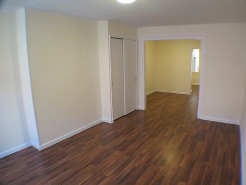 Foto del edificio - 216 E 5th St