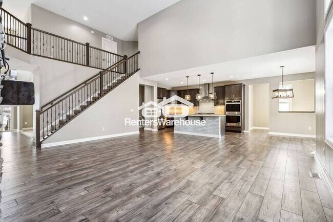 Building Photo - Stunning 5 Bed/4 Bath Single Family Home i...