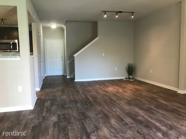 Foto del edificio - 2 br, 2 bath  - 514 E Central Blvd