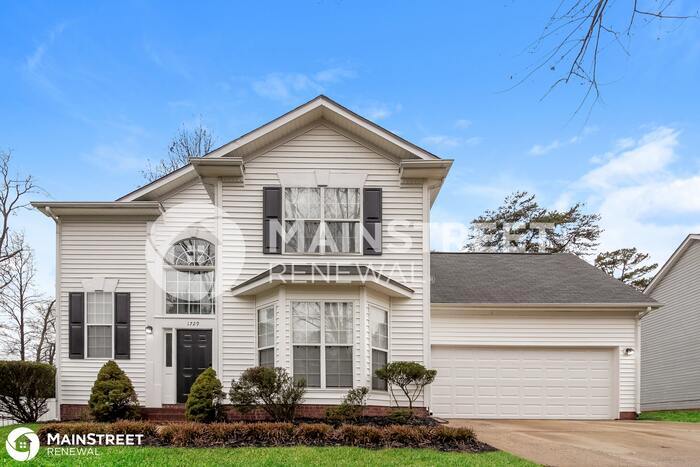 Foto principal - 1729 Sugar Hollow Dr, Charlotte, NC 28214