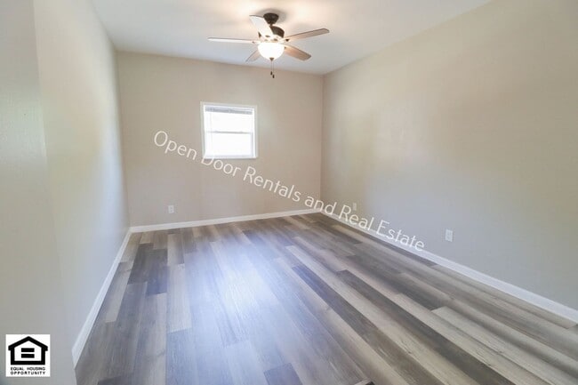 Building Photo - 317-319 W Masterson Ave