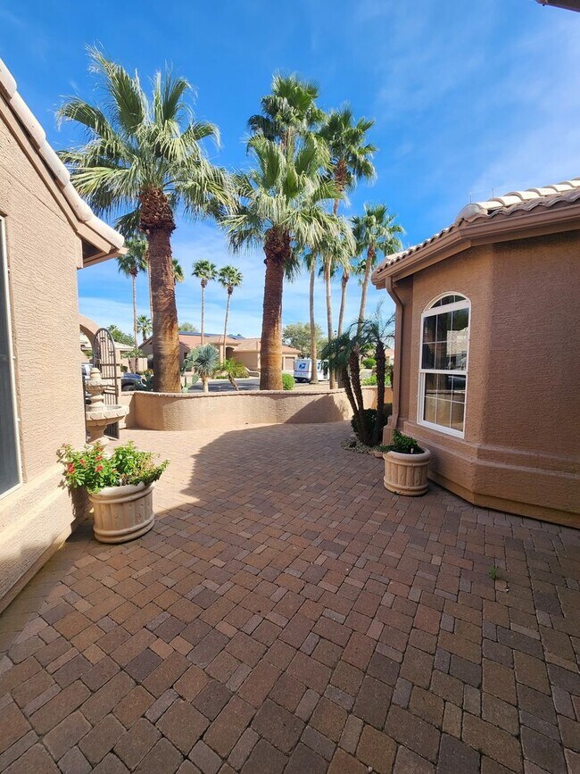 Foto del edificio - Custom Home in 55+ Cambria at Pebble Creek a luxury resort