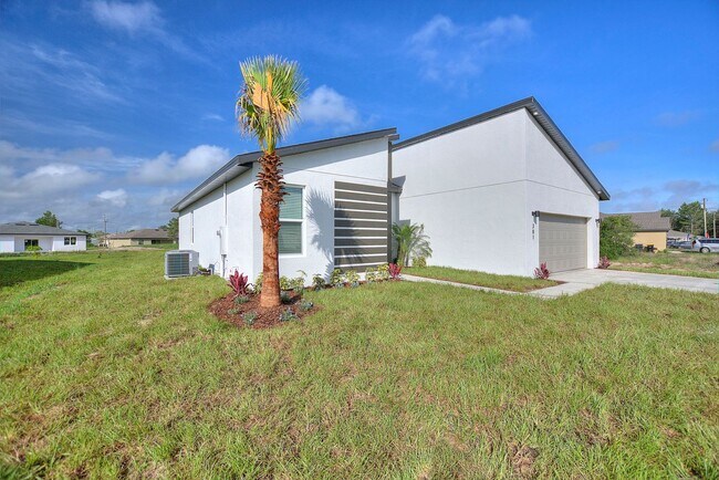 Building Photo - Newly built! Modern, energy efficient home...