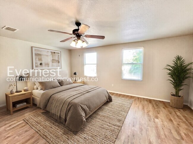 Foto del edificio - 8434 Cotton Valley Ln