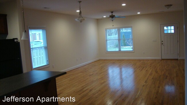 Building Photo - 3 br, 2.5 bath House - 700 Michelle Lane