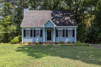 Building Photo - 3804 Zenith Pl