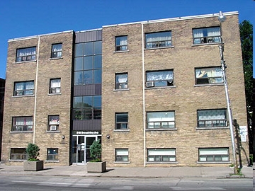 Building Photo - 818 Broadview Ave