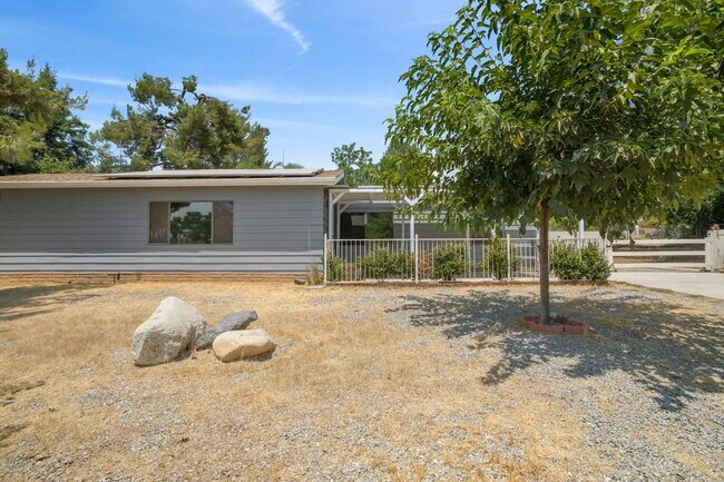 Building Photo - 30830 Triple Crown Rd
