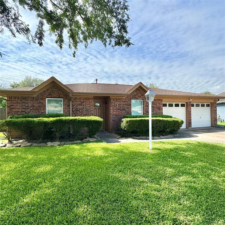 Primary Photo - 1217 E Brown Ln