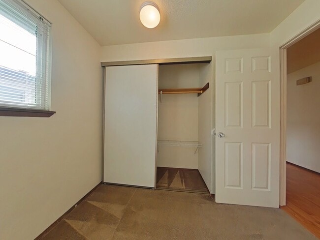 Building Photo - 3 Bedroom Duplex ~ South Corvallis ~ Pet F...