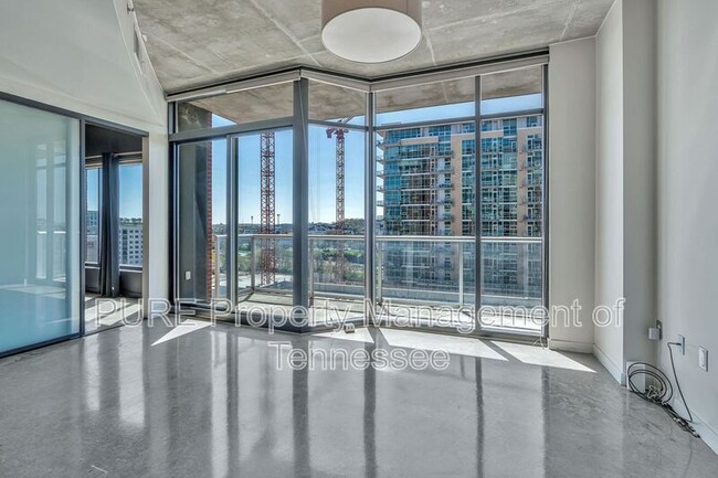 Building Photo - 1154 Division St