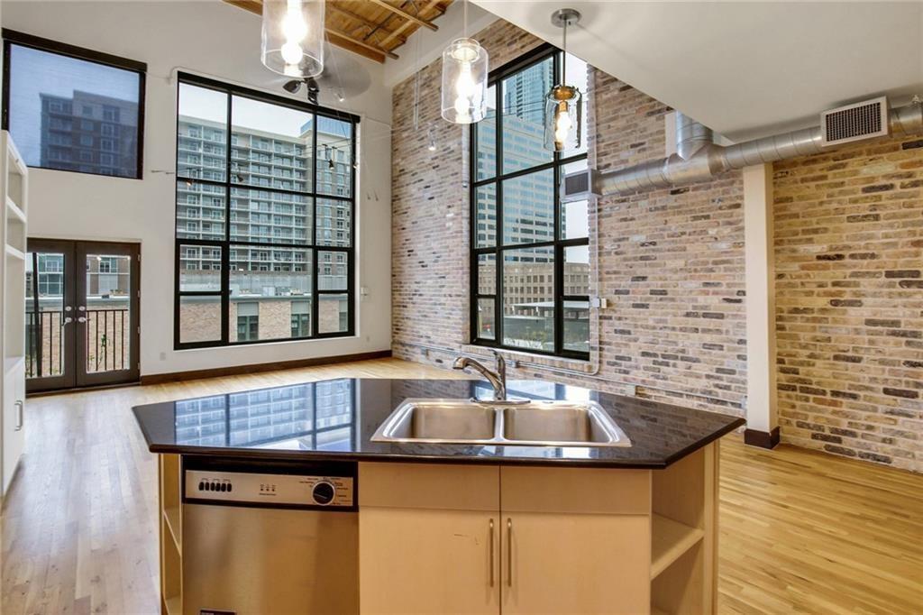 Foto principal - 411 Brazos St