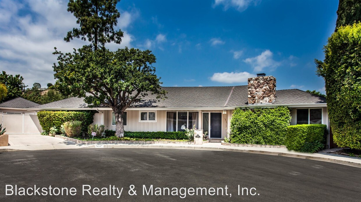 Primary Photo - 4 br, 3.5 bath House - 16131 Bayberry Pl.
