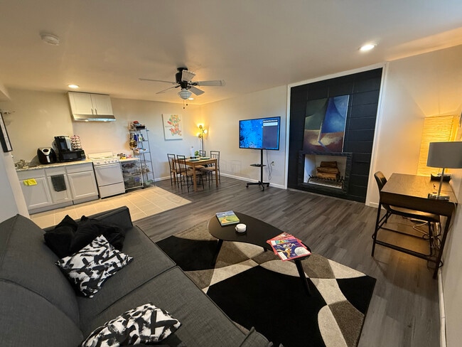 Building Photo - 11005 Roseberg Ave S