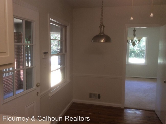 Building Photo - 3114 E Lindsay Dr