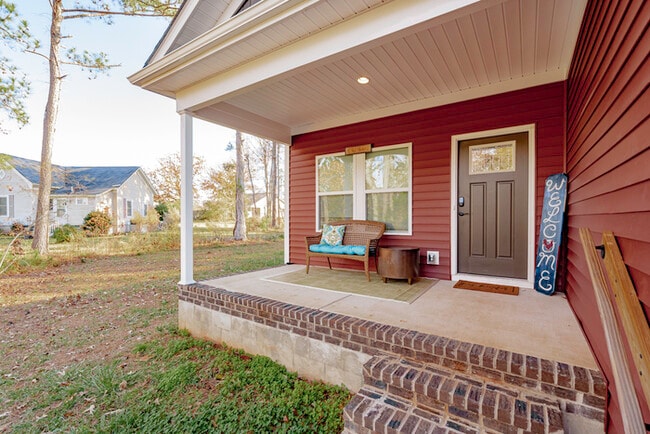 Building Photo - Furnished Rental