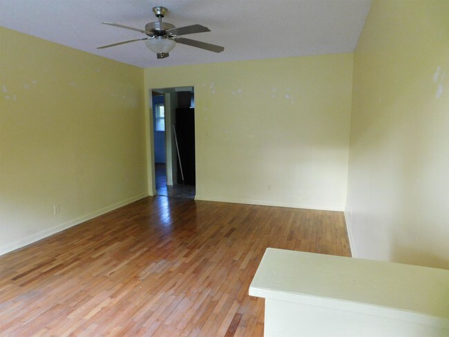 Foto del edificio - 2202 Pond St