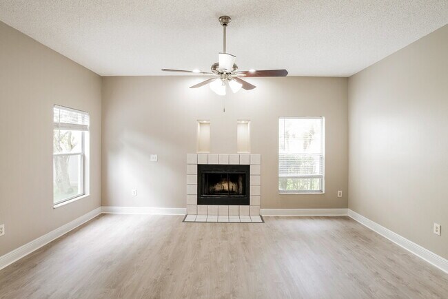 Foto del edificio - 1236 Foxforrest Cir