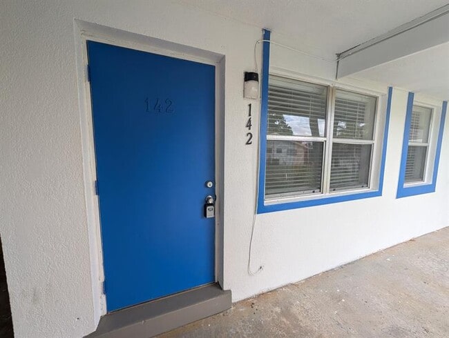 Building Photo - 140 NW 40th St