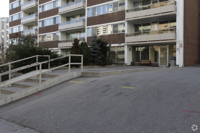 Building Photo - 12 Helene St