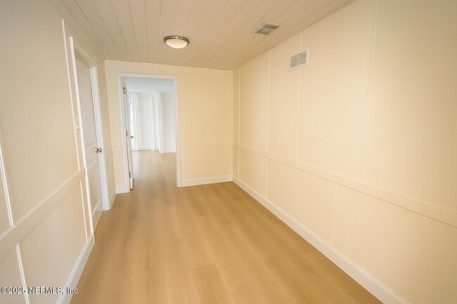 Building Photo - 9565 Carbondale Dr W