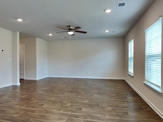 Building Photo - 457 Red Poll Wy