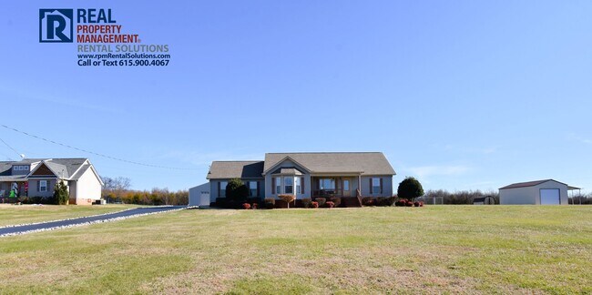Building Photo - Wonderful 3 bedroom home w/ attached 2-car...