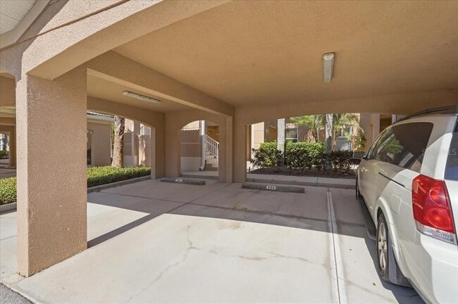Foto del edificio - 819 Fairwaycove Ln