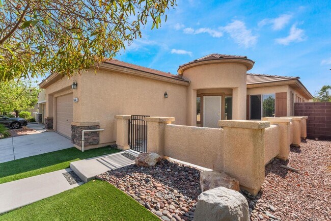 Foto del edificio - 1-story home in the highly sought-after Al...