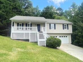 Building Photo - 223 Hampton Dr