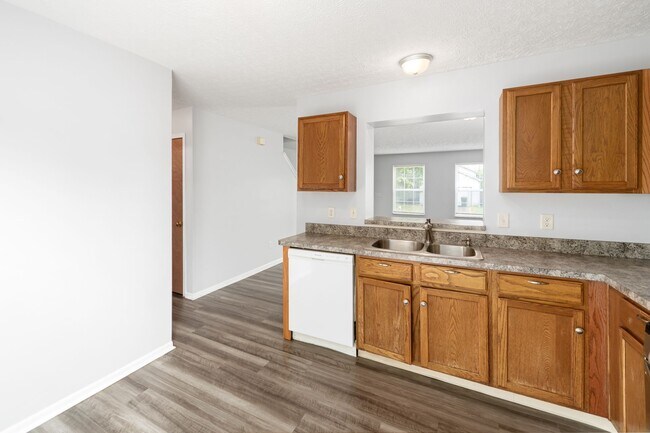 Building Photo - 863 Robmeyer Dr
