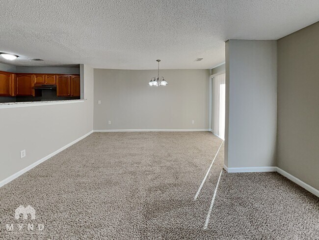 Foto del edificio - 6332 Hickory Ln Cir