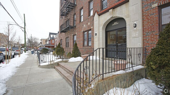 Building Photo - 2349 Benson Ave
