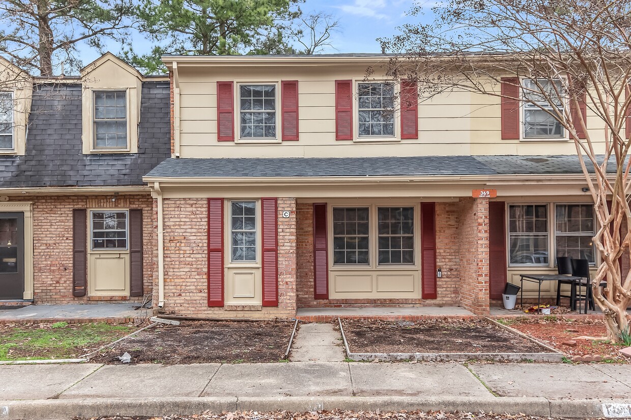 369 Circuit Ln Newport News Va 23608 Townhome Rentals In Newport