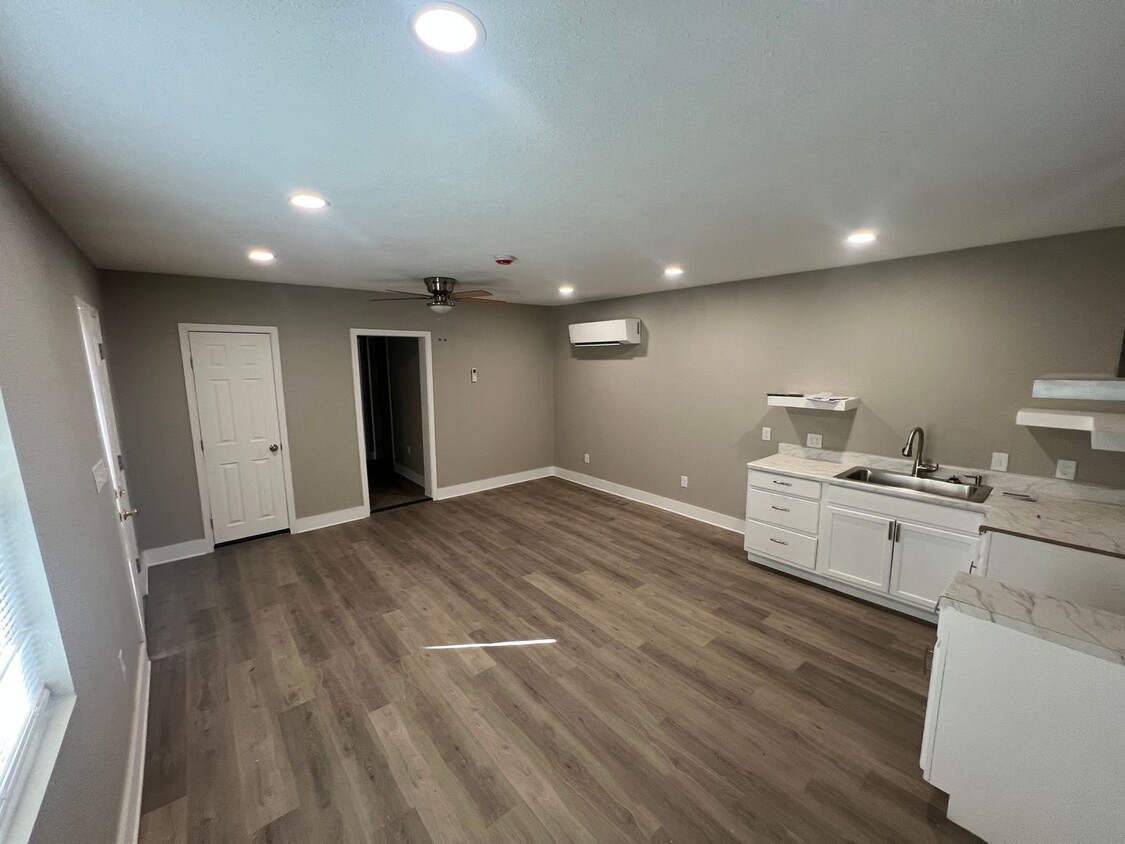 Foto principal - Newly Remodeled 1 bedroom home!!