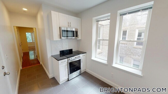 Building Photo - 123 Sutherland Rd