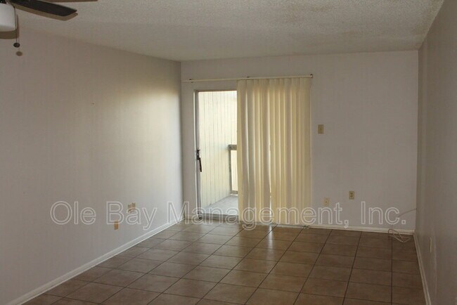 Foto del edificio - 233 Riverbend Dr