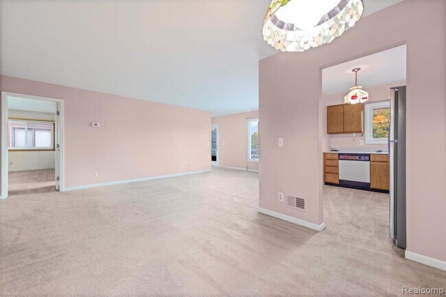 Foto del edificio - 1049 Country Club Dr