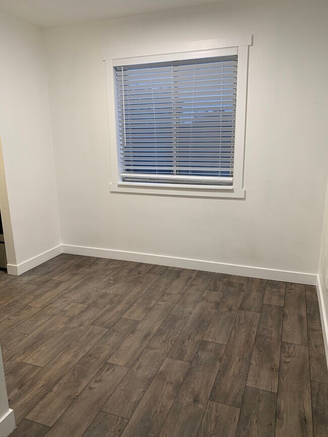 Building Photo - 290-2 Odell Ln