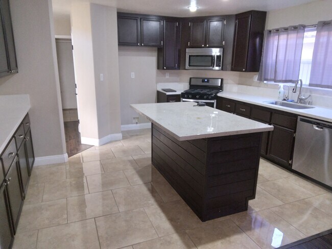 Foto del edificio - 5926 Rose Sage St