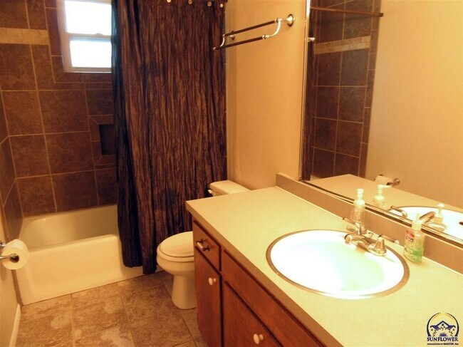 Bathroom - 1008 West 29th Terrace
