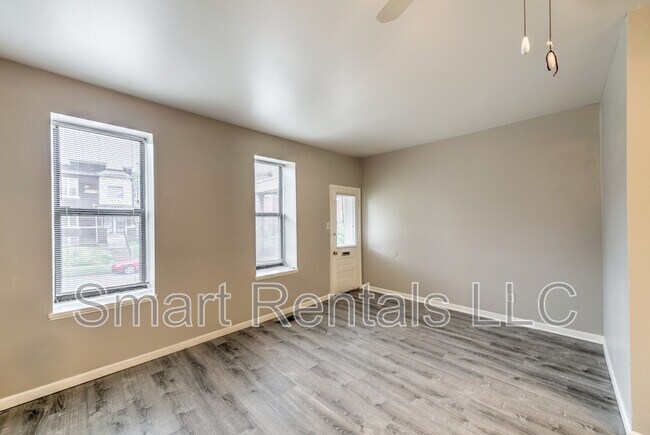 Foto del edificio - 3823 McRee Ave